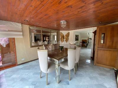 Casa de 4 alcobas en venta en San Jose De Bavaria, Bogotá, 800 m² · foto 4 de 9