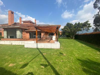 Casa de 4 alcobas en venta en Hacienda San Simon, Bogotá, 2000 m² · foto 1 de 18