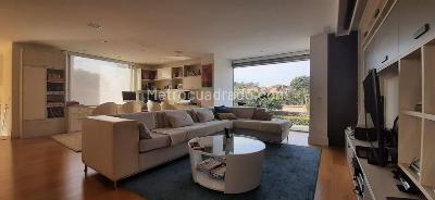 Casa de 4 alcobas en venta en San Jose De Bavaria, Bogotá, 350 m² · foto 2 de 17