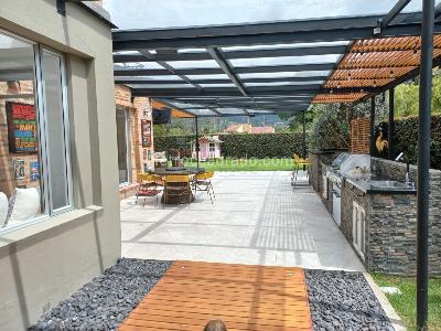 Casa de 4 alcobas en venta en Hacienda San Simon, Bogotá, 1300 m² · foto 3 de 11