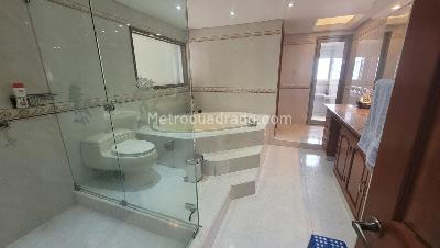 Casa de 5 alcobas en venta en San Jose De Bavaria, Bogotá, 480 m² · foto 11 de 18