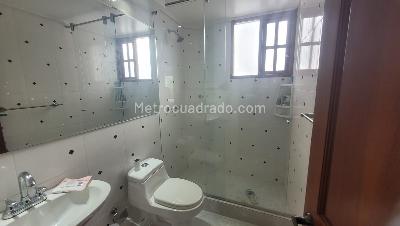 Casa de 5 alcobas en venta en San Jose De Bavaria, Bogotá, 480 m² · foto 17 de 18
