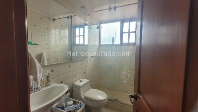 Casa de 5 alcobas en venta en San Jose De Bavaria, Bogotá, 480 m² · foto 3 de 18