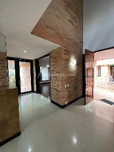 Casa de 4 alcobas en venta en San Jose De Bavaria, Bogotá, 350 m² · foto 18 de 19