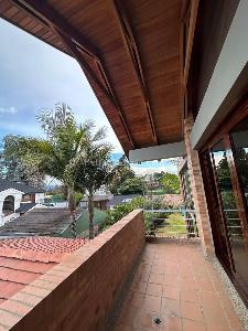 Casa de 4 alcobas en venta en San Jose De Bavaria, Bogotá, 350 m² · foto 2 de 19