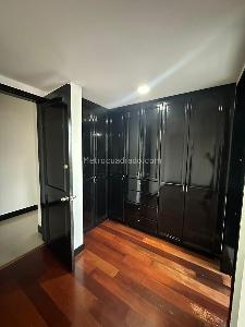 Casa de 4 alcobas en venta en San Jose De Bavaria, Bogotá, 350 m² · foto 3 de 19