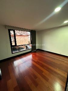 Casa de 4 alcobas en venta en San Jose De Bavaria, Bogotá, 350 m² · foto 4 de 19