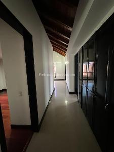 Casa de 4 alcobas en venta en San Jose De Bavaria, Bogotá, 350 m² · foto 9 de 19