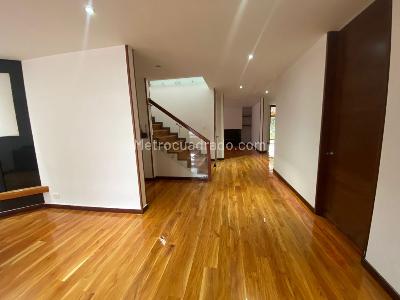 Casa de 4 alcobas en arriendo en San Jose De Bavaria, Bogotá, 520 m² · foto 13 de 20