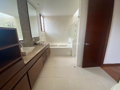 Casa de 4 alcobas en arriendo en San Jose De Bavaria, Bogotá, 520 m² · foto 15 de 20