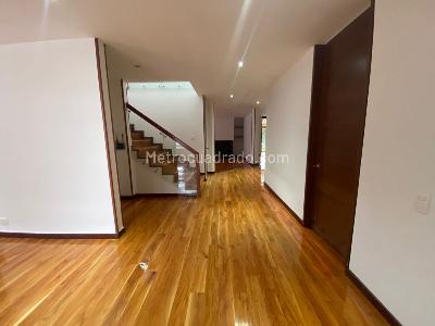 Casa de 4 alcobas en arriendo en San Jose De Bavaria, Bogotá, 520 m² · foto 8 de 20