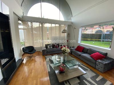 Casa de 3 alcobas en venta en San Jose De Bavaria, Bogotá, 800 m² · foto 1 de 19