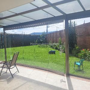 Casa de 5 alcobas en venta en San Jose De Bavaria, Bogotá, 460 m² · foto 2 de 19