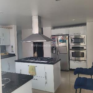 Casa de 5 alcobas en venta en San Jose De Bavaria, Bogotá, 460 m² · foto 7 de 19
