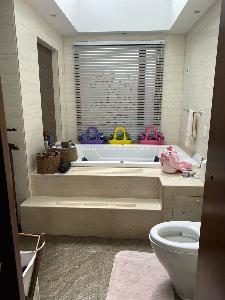 Casa de 4 alcobas en venta en San Jose De Bavaria, Bogotá, 800 m² · foto 2 de 19
