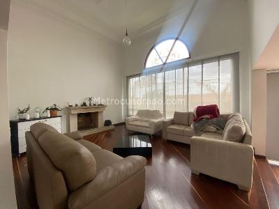 Casa de 5 alcobas en venta en San Jose De Bavaria, Bogotá, 360 m² · foto 12 de 16