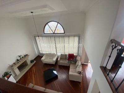 Casa de 5 alcobas en venta en San Jose De Bavaria, Bogotá, 360 m² · foto 4 de 16
