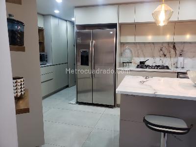 Casa de 4 alcobas en venta en San Jose De Bavaria, Bogotá, 400 m² · foto 10 de 18