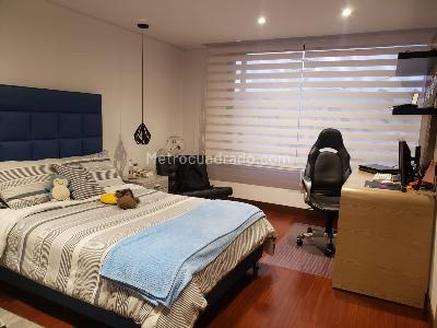 Casa de 4 alcobas en venta en San Jose De Bavaria, Bogotá, 400 m² · foto 17 de 18
