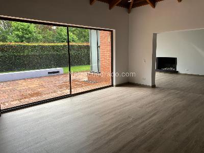 Casa de 4 alcobas en venta en Hacienda San Simon, Bogotá, 2000 m² · foto 3 de 15