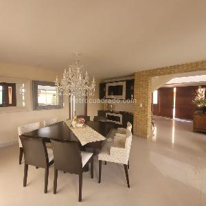 Casa de 4 alcobas en venta en San Jose De Bavaria, Bogotá, 420 m² · foto 14 de 20