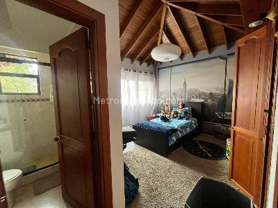 Casa de 3 alcobas en venta en San, Bogotá, 380 m² · foto 8 de 16