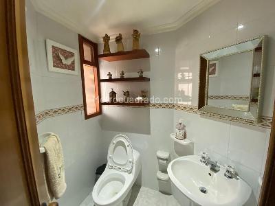 Casa de 4 alcobas en venta en San Jose De Bavaria, Bogotá, 800 m² · foto 4 de 6