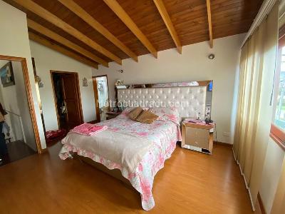 Casa de 4 alcobas en venta en San Jose De Bavaria, Bogotá, 800 m² · foto 5 de 6