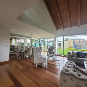 Casa en venta en San Jose De Bavaria, Bogotá · foto 7 de 18