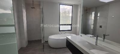 Casa de 4 alcobas en venta en Hacienda San Simon Pl, Bogotá, 477 m² · foto 5 de 16