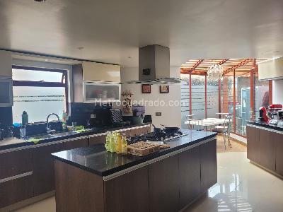 Casa de 4 alcobas en venta en San Jose De Bavaria, Bogotá, 800 m² · foto 4 de 19