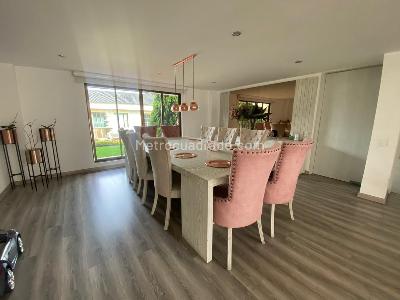 Casa de 4 alcobas en venta en San Jose De Bavaria, Bogotá, 600 m² · foto 4 de 13
