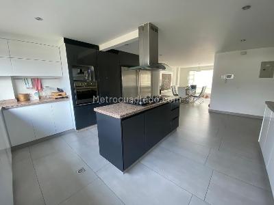 Casa de 4 alcobas en venta en San Jose De Bavaria, Bogotá, 600 m² · foto 7 de 13