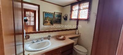 Casa de 4 alcobas en venta en San Jose De Bavaria, Bogotá, 360 m² · foto 13 de 17