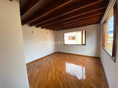 Casa de 4 alcobas en arriendo en San Jose De Bavaria, Bogotá, 800 m² · foto 4 de 11