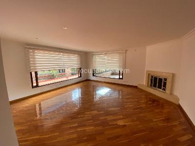 Casa de 4 alcobas en arriendo en San Jose De Bavaria, Bogotá, 800 m² · foto 6 de 11