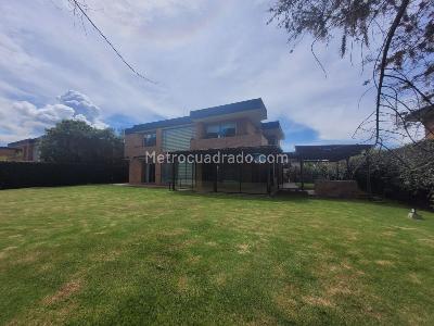 Casa de 4 alcobas en venta en Guaymaral, Bogotá, 525 m² · foto 2 de 20