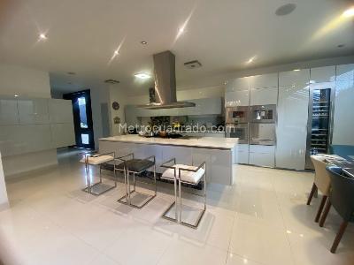 Casa de 4 alcobas en venta en San Jose De Bavaria, Bogotá, 800 m² · foto 5 de 20