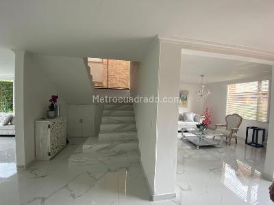 Casa de 5 alcobas en venta en San Jose De Bavaria, Bogotá, 460 m² · foto 14 de 17