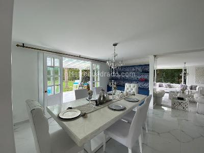 Casa de 5 alcobas en venta en San Jose De Bavaria, Bogotá, 460 m² · foto 3 de 17