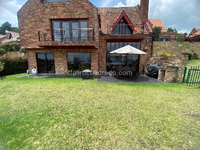 Casa de 3 alcobas en venta en San Jose De Bavaria, Bogotá, 380 m² · foto 2 de 20