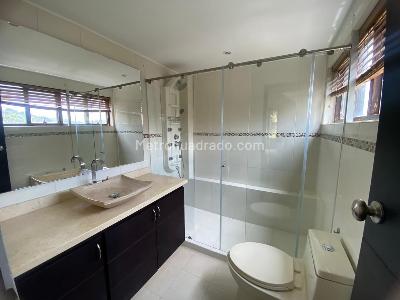 Casa de 3 alcobas en venta en San Jose De Bavaria, Bogotá, 380 m² · foto 3 de 20