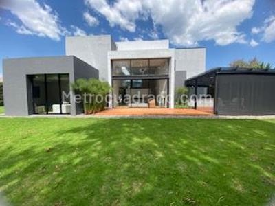 Casa de 4 alcobas en venta en Guaymaral, Bogotá, 1470 m² · foto 11 de 20