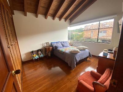 Casa de 4 alcobas en venta en San Jose De Bavaria, Bogotá, 328 m² · foto 17 de 20