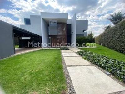 Casa de 4 alcobas en venta en Guaymaral, Bogotá, 1470 m² · foto 12 de 20