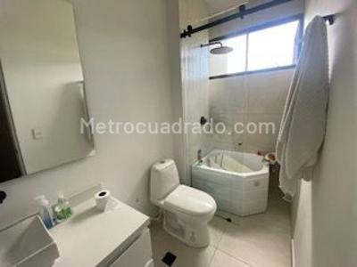 Casa de 4 alcobas en venta en Guaymaral, Bogotá, 1470 m² · foto 16 de 20