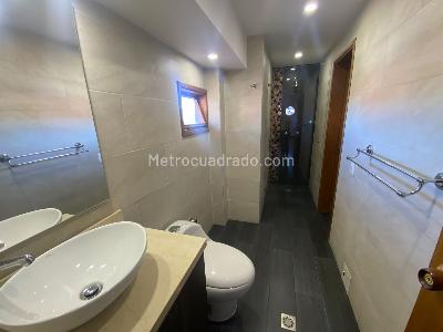 Casa de 4 alcobas en venta en San Jose De Bavaria, Bogotá, 800 m² · foto 12 de 17