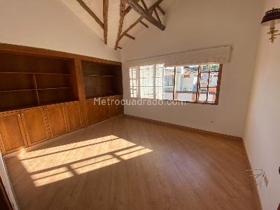 Casa de 4 alcobas en venta en San Jose De Bavaria, Bogotá, 800 m² · foto 3 de 17