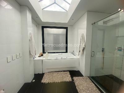Casa de 4 alcobas en venta en San Jose De Bavaria, Bogotá, 800 m² · foto 12 de 20