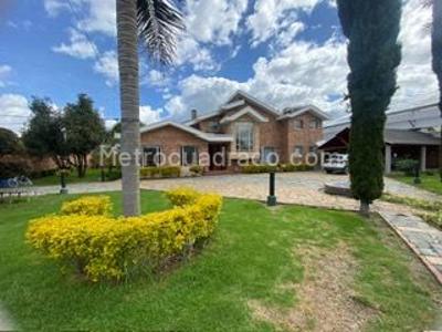 Casa de 3 alcobas en venta en San Jose De Bavaria, Bogotá, 1500 m² · foto 8 de 18